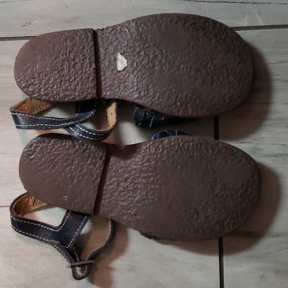The Humble Soles Sandals - Picture 5 of 6